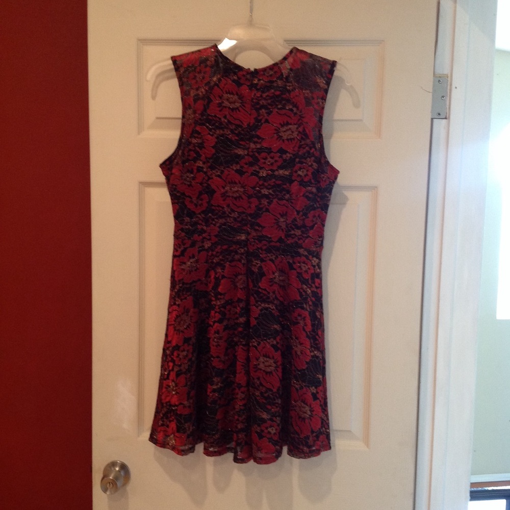 FUN, FUN, FUN DRESS! - Picture 8 of 8